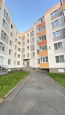 Продам трехкомнатную (3-комн.) квартиру, Парковая ул, 20к2, Санкт-Петербург г