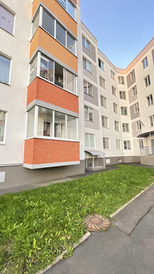 Продам трехкомнатную (3-комн.) квартиру, Парковая ул, 20к2, Санкт-Петербург г