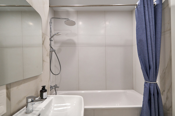 Сдам двухкомнатную (2-комн.) квартиру, Торговая ул, 6, Заречье рп