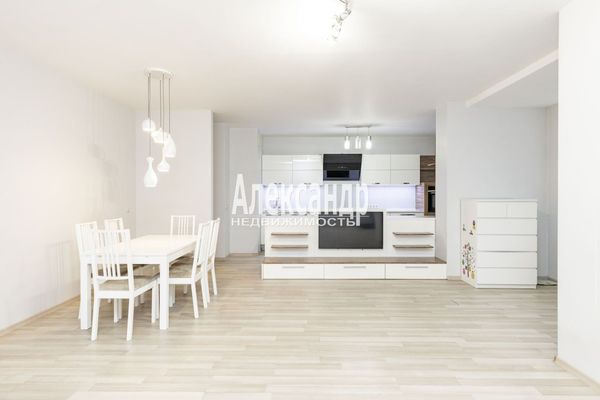 Продам трехкомнатную (3-комн.) квартиру, Гжатская ул, 22к3, Санкт-Петербург г