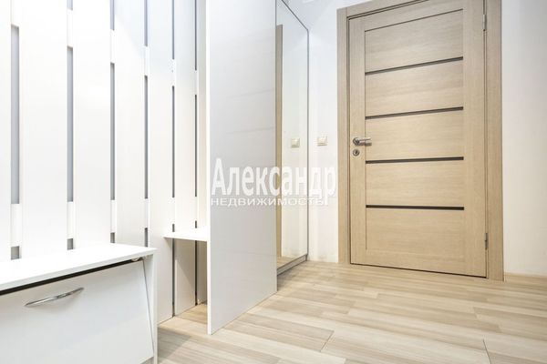 Продам трехкомнатную (3-комн.) квартиру, Гжатская ул, 22к3, Санкт-Петербург г