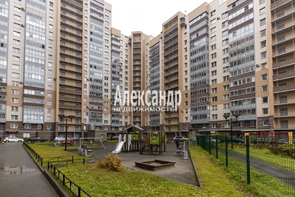 Продам трехкомнатную (3-комн.) квартиру, Гжатская ул, 22к3, Санкт-Петербург г