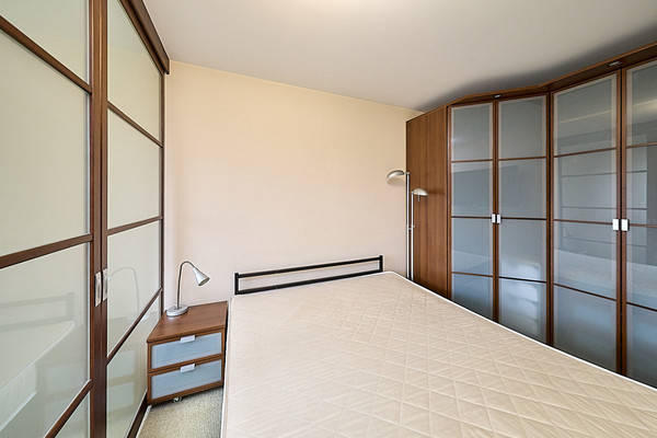 Продам трехкомнатную (3-комн.) квартиру, Джона Рида ул, 7Ак3, Санкт-Петербург г