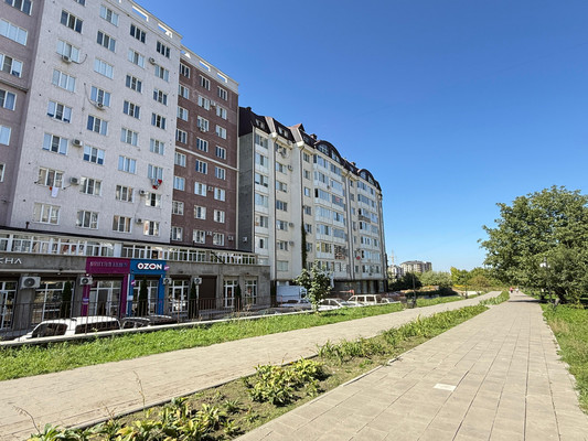 Продам трехкомнатную (3-комн.) квартиру, Атажукина ул, 14, Нальчик г