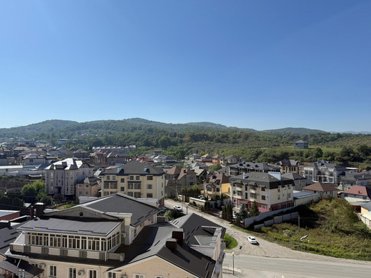 Продам трехкомнатную (3-комн.) квартиру, Атажукина ул, 14, Нальчик г