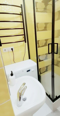 Продам однокомнатную (1-комн.) квартиру, Виноградная ул, 224/11, Беранда с