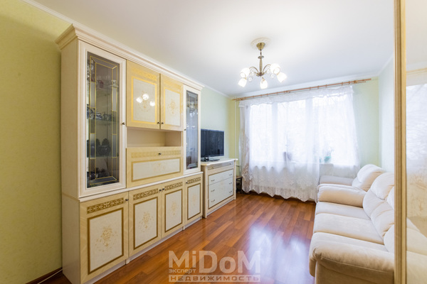 Продам многокомнатную квартиру, Большевиков пр-кт, 13к3 литера М, Санкт-Петербург г