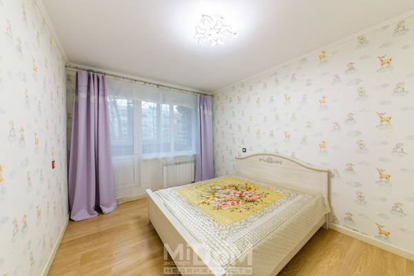 Продам многокомнатную квартиру, Большевиков пр-кт, 13к3 литера М, Санкт-Петербург г