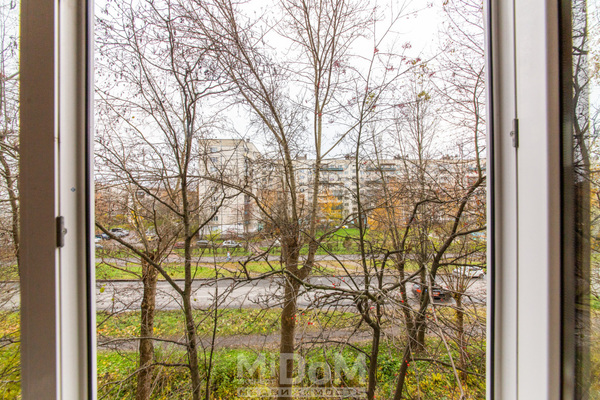 Продам многокомнатную квартиру, Большевиков пр-кт, 13к3 литера М, Санкт-Петербург г