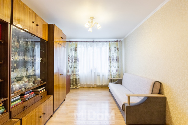 Продам многокомнатную квартиру, Большевиков пр-кт, 13к3 литера М, Санкт-Петербург г