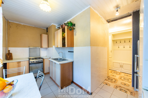 Продам многокомнатную квартиру, Большевиков пр-кт, 13к3 литера М, Санкт-Петербург г