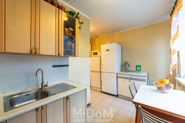 Продам многокомнатную квартиру, Большевиков пр-кт, 13к3 литера М, Санкт-Петербург г