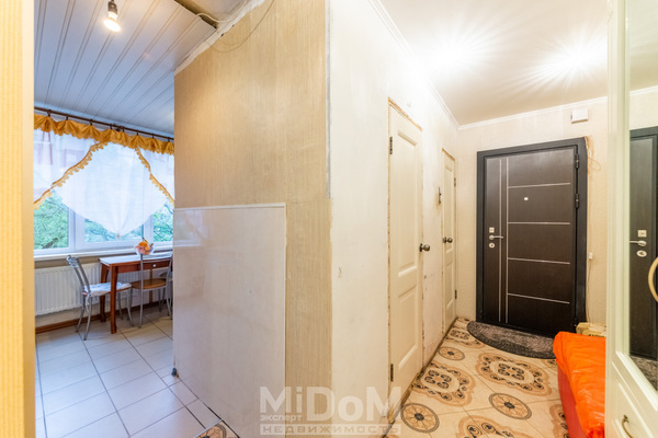 Продам многокомнатную квартиру, Большевиков пр-кт, 13к3 литера М, Санкт-Петербург г