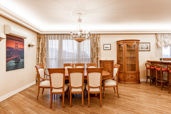 Продам трехкомнатную (3-комн.) квартиру, Кастанаевская ул, 24, Москва г