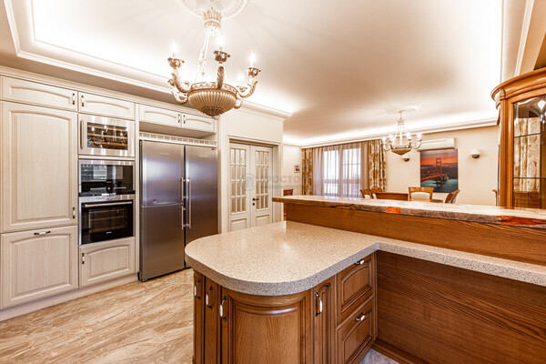 Продам трехкомнатную (3-комн.) квартиру, Кастанаевская ул, 24, Москва г