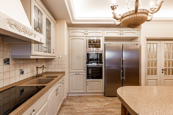 Продам трехкомнатную (3-комн.) квартиру, Кастанаевская ул, 24, Москва г