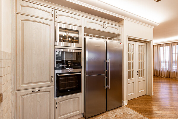 Продам трехкомнатную (3-комн.) квартиру, Кастанаевская ул, 24, Москва г