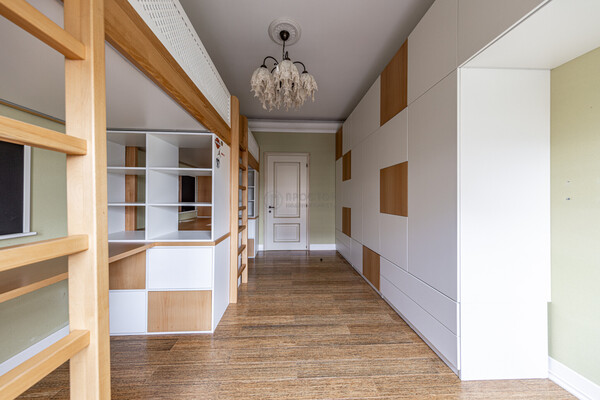 Продам трехкомнатную (3-комн.) квартиру, Кастанаевская ул, 24, Москва г