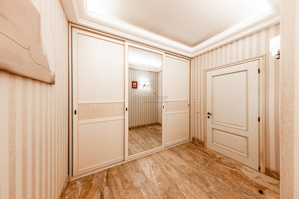 Продам трехкомнатную (3-комн.) квартиру, Кастанаевская ул, 24, Москва г