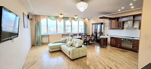 Продам трехкомнатную (3-комн.) квартиру, Союзный пр-кт, 22, Москва г