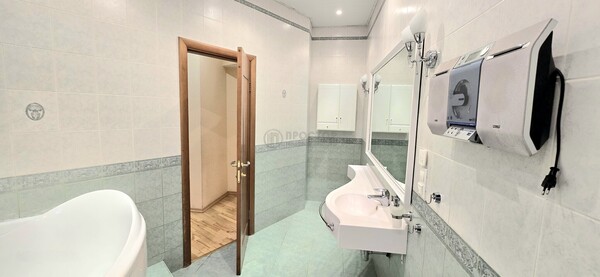 Продам трехкомнатную (3-комн.) квартиру, Союзный пр-кт, 22, Москва г