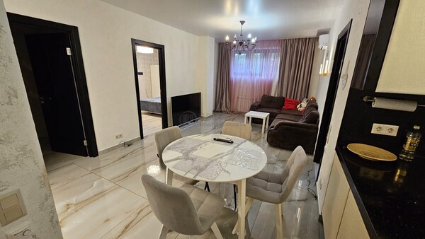 Продам трехкомнатную (3-комн.) квартиру, Адмиральская ул, 6с1, Грибки д