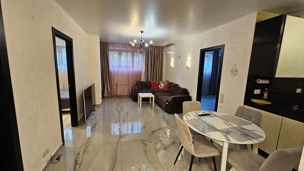 Продам трехкомнатную (3-комн.) квартиру, Адмиральская ул, 6с1, Грибки д