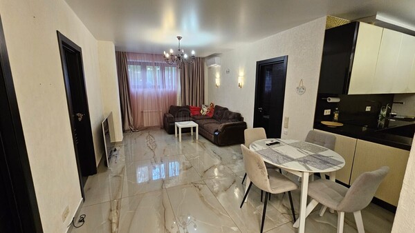 Продам трехкомнатную (3-комн.) квартиру, Адмиральская ул, 6с1, Грибки д