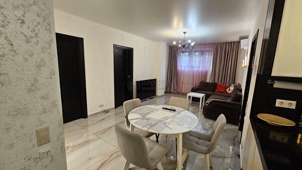 Продам трехкомнатную (3-комн.) квартиру, Адмиральская ул, 6с1, Грибки д