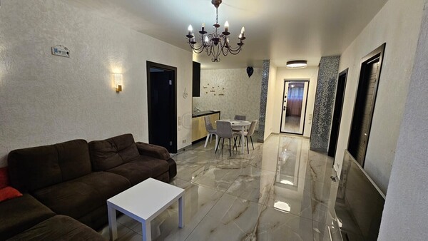 Продам трехкомнатную (3-комн.) квартиру, Адмиральская ул, 6с1, Грибки д