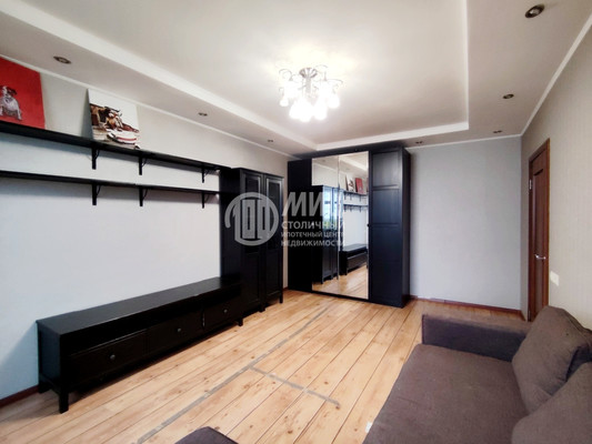 Продам двухкомнатную (2-комн.) квартиру, Адмирала Лазарева ул, 40, Москва г