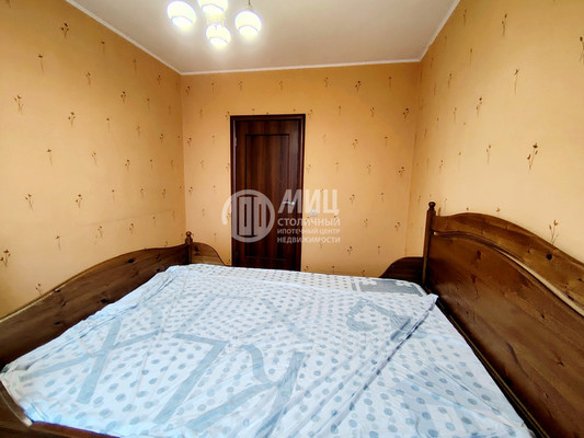 Продам двухкомнатную (2-комн.) квартиру, Адмирала Лазарева ул, 40, Москва г