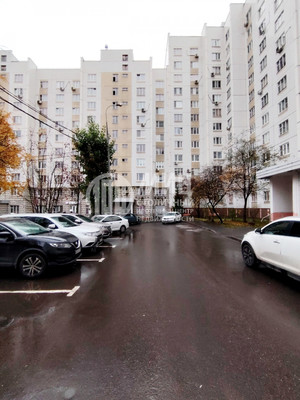 Продам двухкомнатную (2-комн.) квартиру, Адмирала Лазарева ул, 40, Москва г