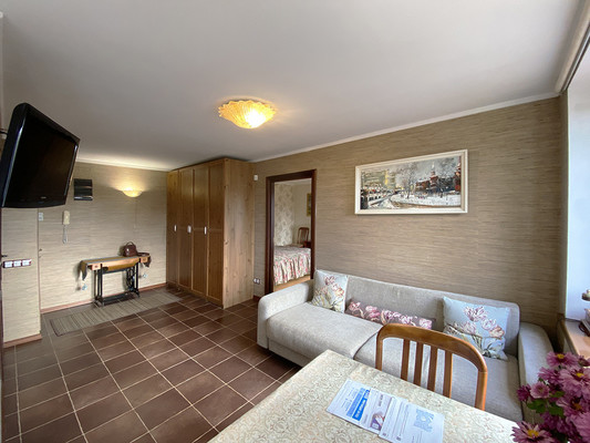 Продам двухкомнатную (2-комн.) квартиру, Озерковая ул, 53к1, Петергоф г