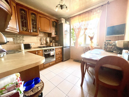 Продам трехкомнатную (3-комн.) квартиру, Заводская ул, 20, Ростов-на-Дону г