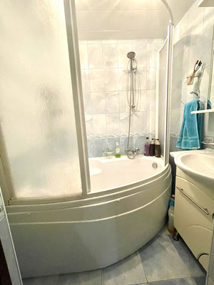 Продам трехкомнатную (3-комн.) квартиру, Заводская ул, 20, Ростов-на-Дону г