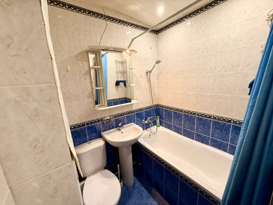 Продам двухкомнатную (2-комн.) квартиру, Содружества ул, 82, Ростов-на-Дону г