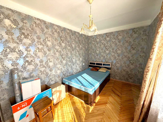 Продам трехкомнатную (3-комн.) квартиру, Беляева ул, 12, Апшеронск г