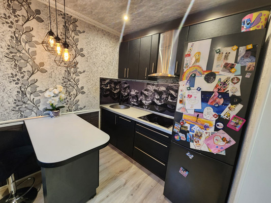 Продам трехкомнатную (3-комн.) квартиру, Кольский пр-кт, 136к5, Мурманск г