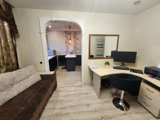 Продам трехкомнатную (3-комн.) квартиру, Кольский пр-кт, 136к5, Мурманск г