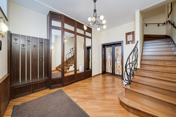 Продам таунхаус, Соколово-Мещерская ул, 27к3, Москва г, 0 км от города