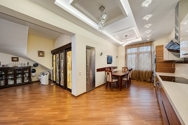 Продам таунхаус, Соколово-Мещерская ул, 27к3, Москва г, 0 км от города