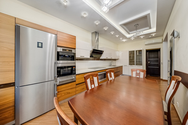 Продам таунхаус, Соколово-Мещерская ул, 27к3, Москва г, 0 км от города