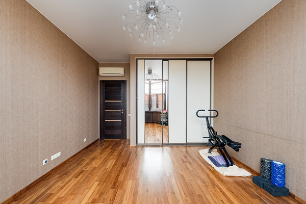 Продам таунхаус, Соколово-Мещерская ул, 27к3, Москва г, 0 км от города