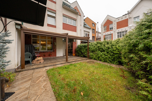 Продам таунхаус, Соколово-Мещерская ул, 27к3, Москва г, 0 км от города