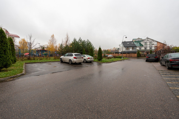 Продам таунхаус, Соколово-Мещерская ул, 27к3, Москва г, 0 км от города