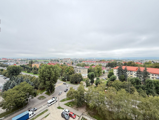 Продам трехкомнатную (3-комн.) квартиру, Т.Идарова ул, 174, Нальчик г