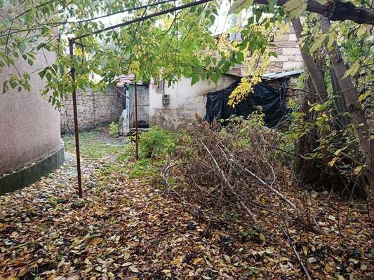 Продам трехкомнатную (3-комн.) квартиру, Футболистов ул, 105, Симферополь г