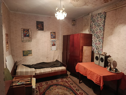 Продам трехкомнатную (3-комн.) квартиру, Футболистов ул, 105, Симферополь г