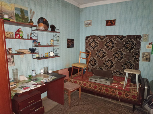 Продам трехкомнатную (3-комн.) квартиру, Футболистов ул, 105, Симферополь г